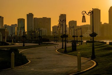 Sharjah. 2016 yaz aylarında. Modern kentsel metropol gün şafak.