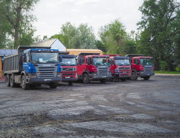 Road works in the city. Trucks stand in a row. Saint-Petersburg. Russia. Summer 2017 — Stock Photo, Image