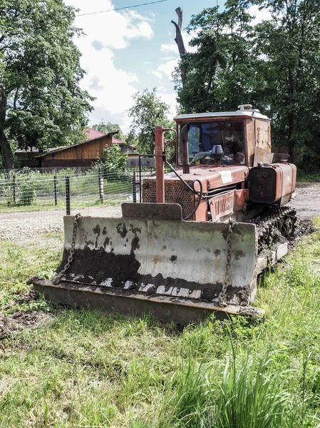 Eski traktör buldozer.