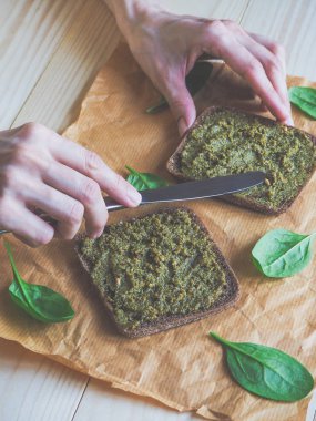 Ispanak ekmeğin enfes krem.