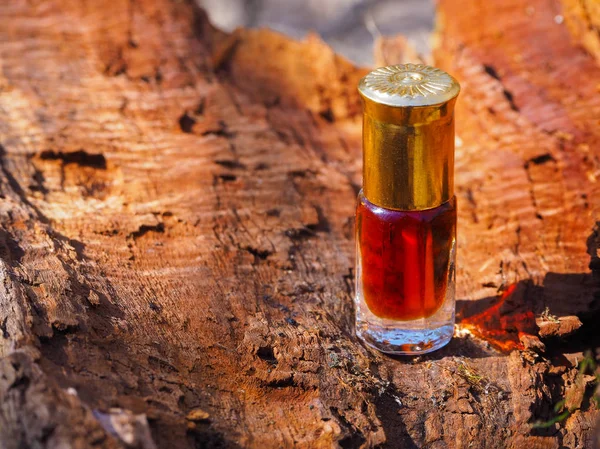 Vecchio Olio Dagli Alberi Agarwood Sandalo Profumo Concentrato Indiano — Foto Stock