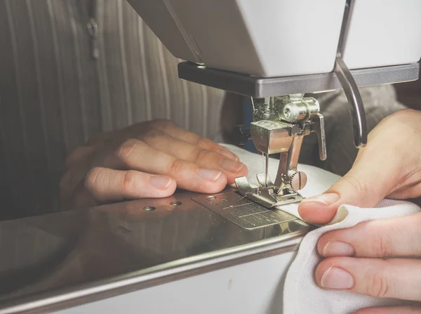 Proceso Costura Primer Plano Máquina Coser Prensatelas Aguja Máquina Coser — Foto de Stock