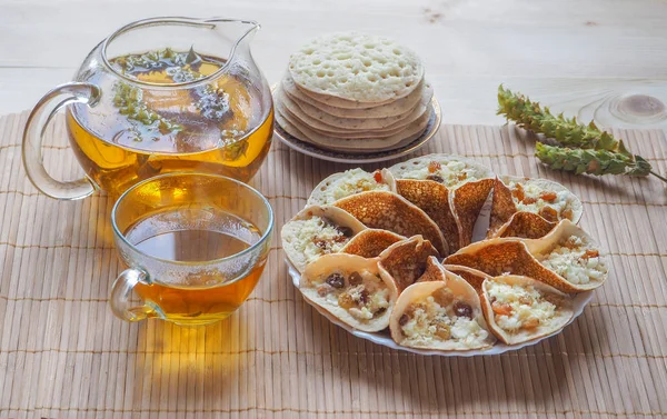 Gyógynövény Tea Marokkói Palacsinta Közel Keleti Élelmiszer — Stock Fotó