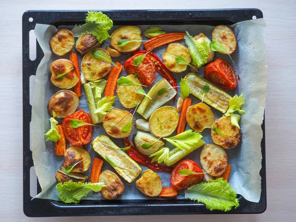 Baked Vegetables Large Pieces Parchment Tasty Healthy Village Food — Stock Photo, Image