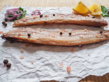 İştah açıcı tuzlanmış ringa balığı filetosu