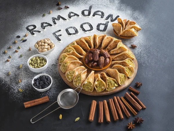 Αραβικά φόντο με επιγραφή Ραμαζάνι τροφίμων — Φωτογραφία Αρχείου