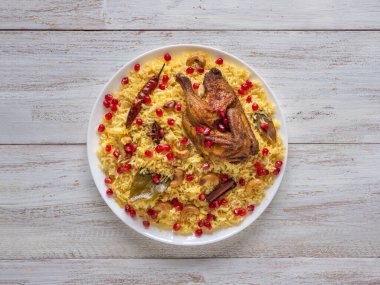 Arap Tabakları, Bayram Tarifleri. Yemenliler gibi. Fırında tavuk ve pirinçli şenlik yemeği.