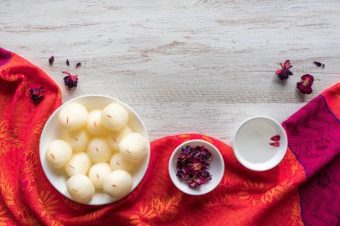 Sünger Rasgulla tatlıları, ünlü Hint tatlıları. Üst görünüm
