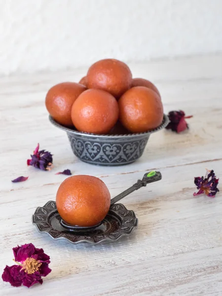 Traditionelle süße indische Gulab Jamun aus nächster Nähe — Stockfoto