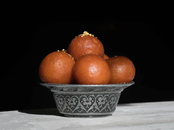 Geleneksel Hint tatlı Gulab Jamun, yaklaşın. — Stok fotoğraf