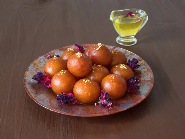 Traditionelle süße indische Gulab Jamun — Stockfoto