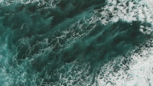 Perfect view of the stunningly beautiful surface of the Atlantic Ocean. Giant turquoise waves, west coast of Tenerife. Birds eye view. — Stock Photo, Image