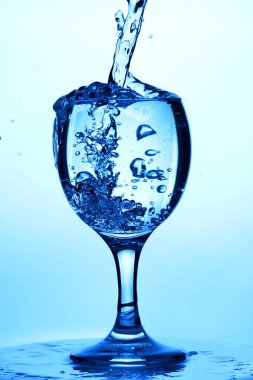 Bir meşrubat sıçramalarına yaz tatilleri için