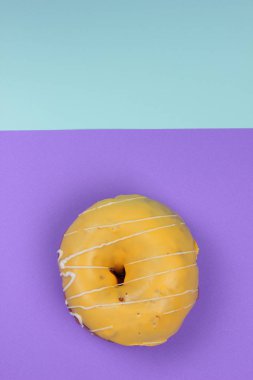 Pop art çörek krema ile