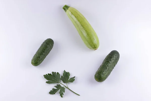 Gurken, Zucchini und Karotten für den Salat — Stockfoto