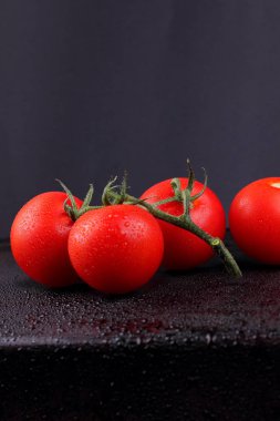 Yeşil sazlık ile domates