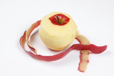 Kahvaltı için elma kabuğu