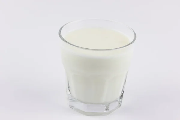 Yoghurt i en transparent glas — Stockfoto