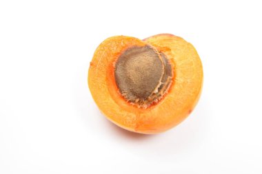 Ambalaj tasarımı için beyaz arka plan üzerinde izole kayısı