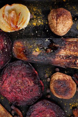 Kömüre pişmiş sebze ürün çeşitliliği