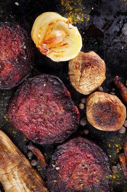 Kömüre pişmiş sebze ürün çeşitliliği