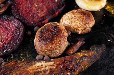 Kömüre pişmiş sebze ürün çeşitliliği