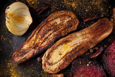 Kömüre pişmiş sebze ürün çeşitliliği