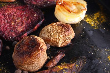 Kömüre pişmiş sebze ürün çeşitliliği