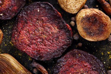 Kömüre pişmiş sebze ürün çeşitliliği