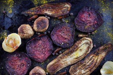 Kömüre pişmiş sebze ürün çeşitliliği