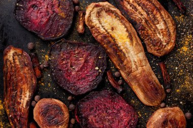 Kömüre pişmiş sebze ürün çeşitliliği