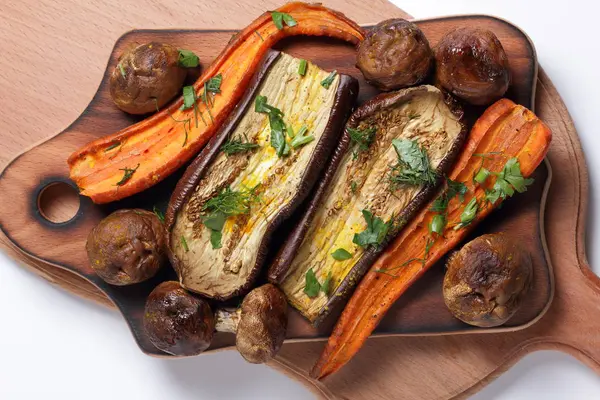 Çeşitli sebze fırında evde mutfak pişmiş.