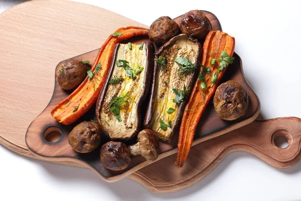 Çeşitli sebze fırında evde mutfak pişmiş.