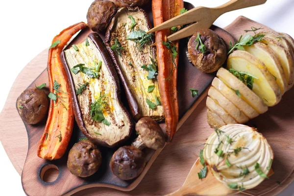 Çeşitli sebze fırında evde mutfak pişmiş.