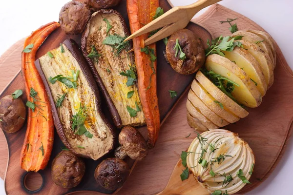 Çeşitli sebze fırında evde mutfak pişmiş.