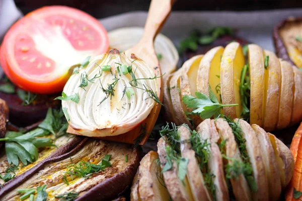 Various vegetables baked in the oven at home kitchen — Stock Photo, Image