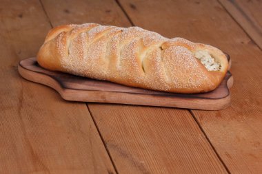 Yalnızca gelen retro tarzı fırında süzme peynir ile Yunan pasta