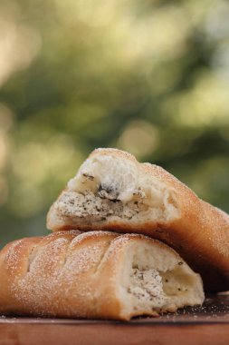 Yalnızca gelen retro tarzı fırında süzme peynir ile Yunan pasta