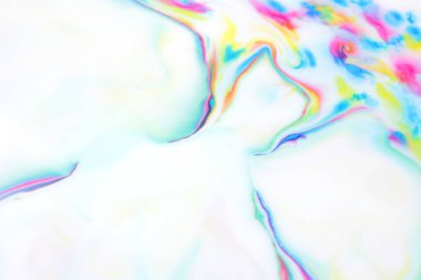 Boya lekeleri beyaz arka plan, tasarımcı için arka plan üzerinde boya ile sıvı, soyut arka plan ile çok renkli desen