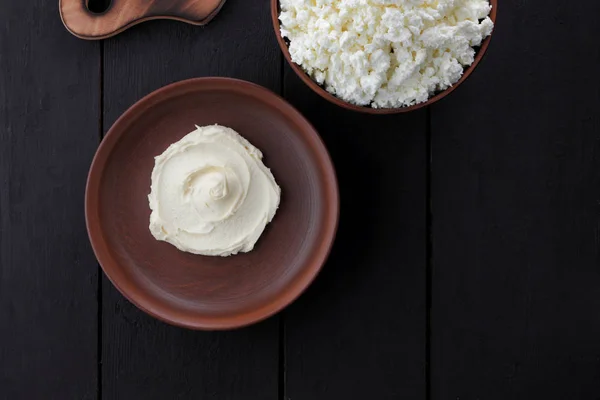 Cheese Fresh Cottage Cheese Sour Cream Earthenware Goat Curd Parchment — Stock Photo, Image