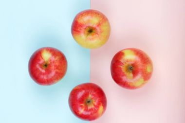 Apple, meyve pop art, pembe mavi arka plan, Kahvaltı, vitaminler, vejetaryen yemek, pastel arka plan, minimalizm, tasarımcı boş, Asya gıda, Amerikan kahvaltı meyve üzerinde kırmızı elma