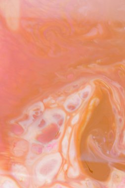 Holografik çok renkli arka plan üzerinde sıvı, pastel desen, çok renkli doku ile boya boşanmalar, lekeleri süt, sanat, minimalist arka plan, tasarımcı için pop art boş