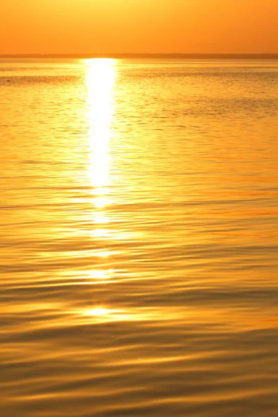 Оранжевое Солнце Над Морем Красивый Закат Пространство Копирования Пейзаж Большим — стоковое фото
