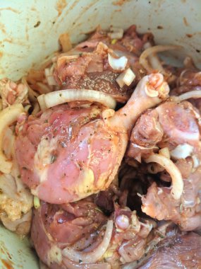 Çiğ et marine işlemi, adet ördek eti, ana yemek, mayalanma et baharatlar ve Marine, basit gıda, et tavuk