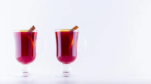 Verre Vin Chaud Chaud Chaud Avec Des Épices Sur Fond — Photo