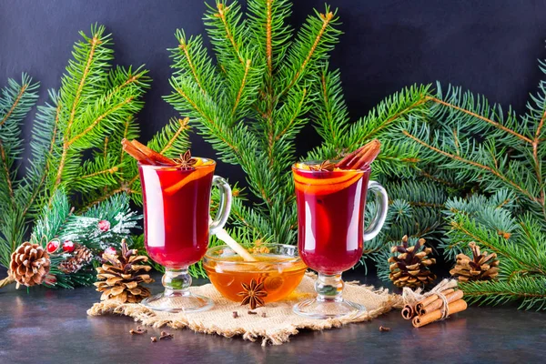 Red Mulled Wine Fir Branches Burlap Mulled Wine Oranges Honey — Stock Photo, Image