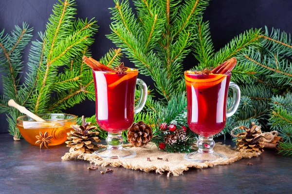 Red Mulled Wine Fir Branches Burlap Mulled Wine Oranges Honey — Stock Photo, Image