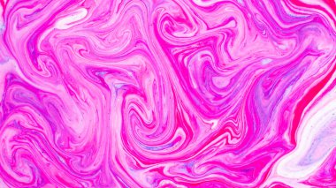 Şeffaf yaratıcılık. Moda duvar kâğıdı. Beton arka planda soyut neon mor sıvı sanat. Dijital sanat. Soyut pembe ve mavi neon gradyan arka plan. Tasarım arka planı