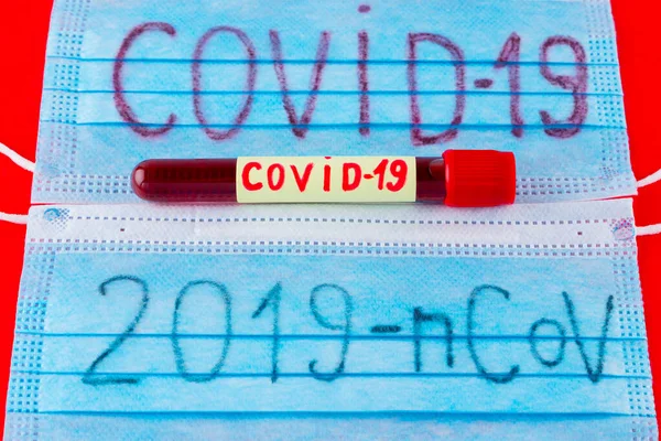 Coronavírus Covid Tubo Ensaio Com Sangue Identificado Pelo Coronavírus Covid — Fotografia de Stock