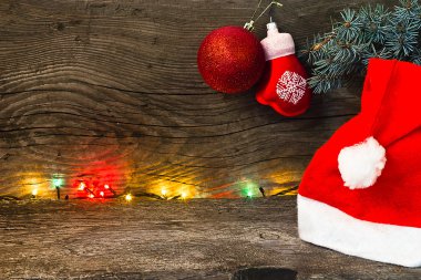 şömine Santa üstünde rafta